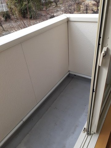 バルコニー　外からの目が気にならないバルコニーで洗濯物が干せます