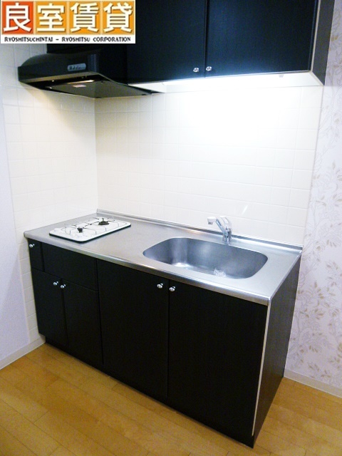 キッチン　※写真は同物件の別部屋のものを流用しております。現状を優先し
