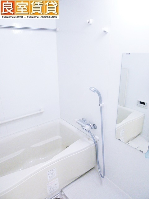 バス・シャワールーム　※写真は同物件の別部屋のものを流用しております。現状を優先し