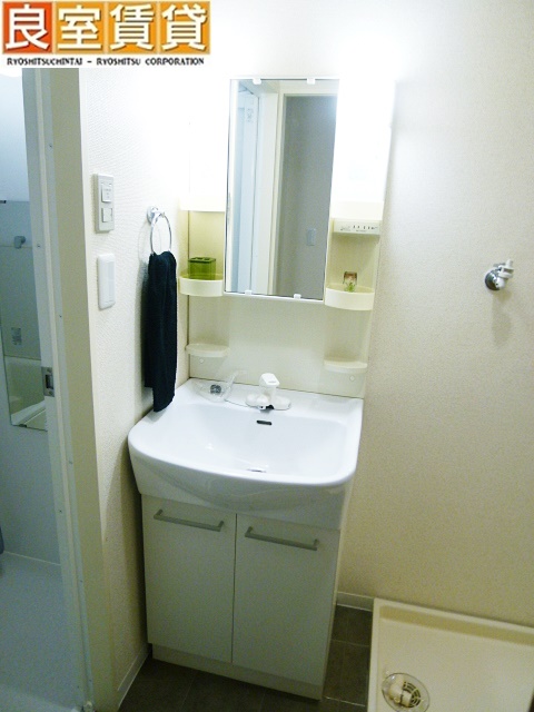 洗面設備　※写真は同物件の別部屋のものを流用しております。現状を優先し