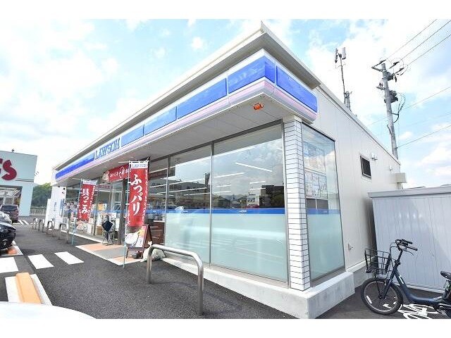 コンビニ　ローソン　沼田スマートインター店（コンビニ）まで684m