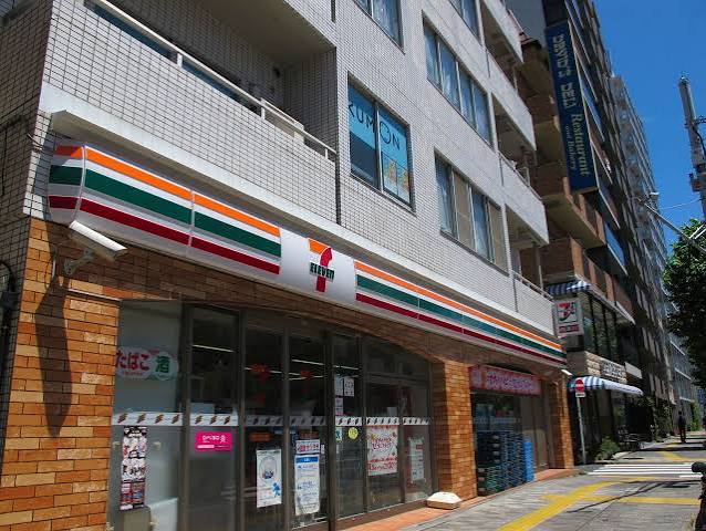 コンビニ　セブンイレブン 港区三田5丁目店（コンビニ）まで68m
