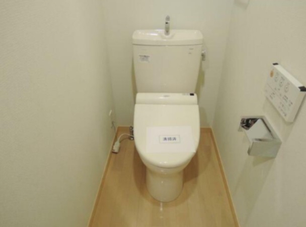 トイレ　反転タイプ・別部屋参考写真