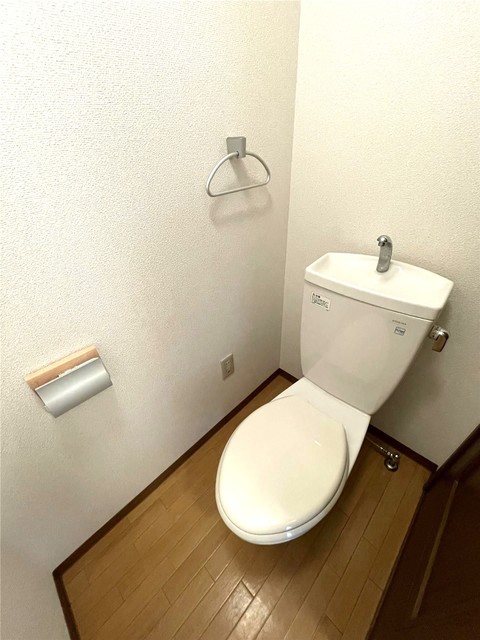 山陽電鉄本線 須磨寺駅 徒歩3分 2階建 築24年のトイレ写真