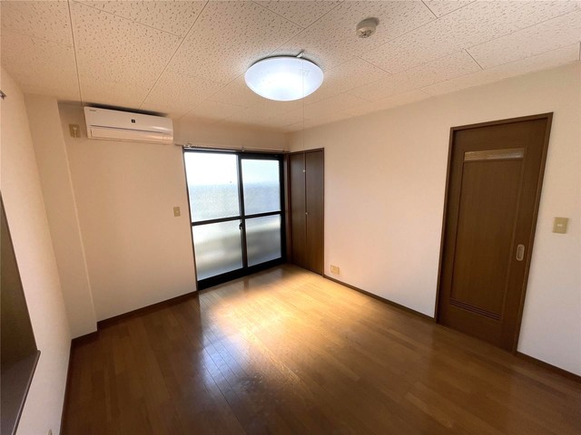 山陽電鉄本線 須磨寺駅 徒歩3分 2階建 築24年の居間写真