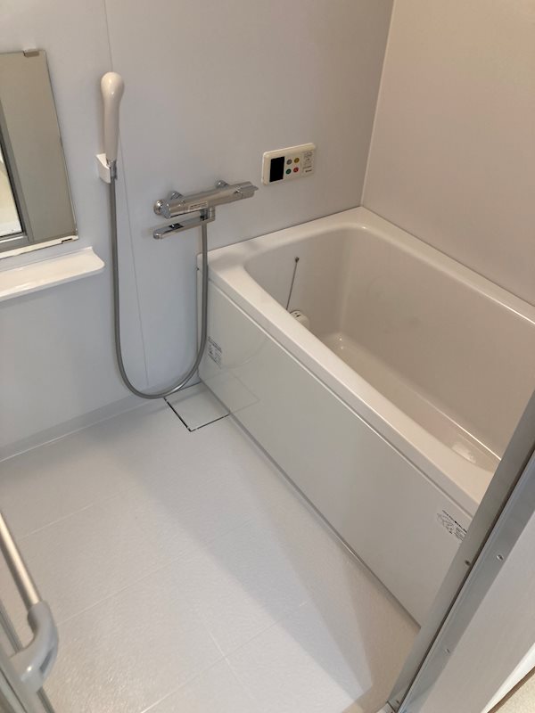 バス・シャワールーム　※同一間取りの別のお部屋の写真です。実際のお部屋とは異なりま