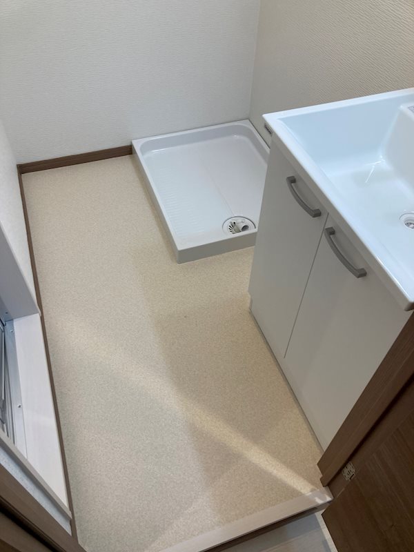 洗面設備　※同一間取りの別のお部屋の写真です。実際のお部屋とは異なりま