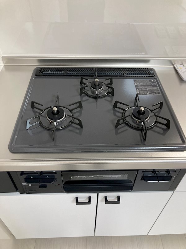 キッチン　※同一間取りの別のお部屋の写真です。実際のお部屋とは異なりま
