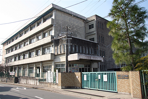 中学校　長岡京市立長岡第二中学校（中学校）まで720m