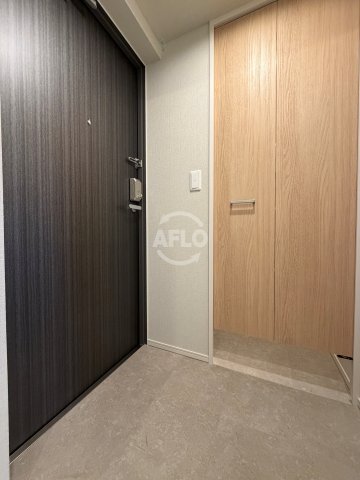 地下鉄御堂筋線 大国町駅 徒歩1分 13階建 築1年の玄関写真