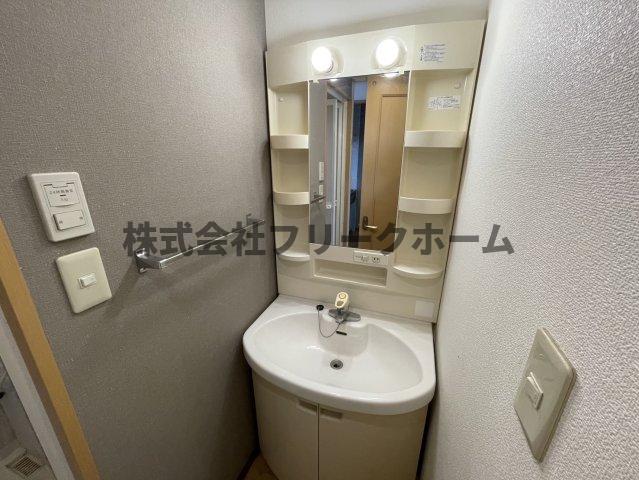 洗面設備　他号室の写真になります。
