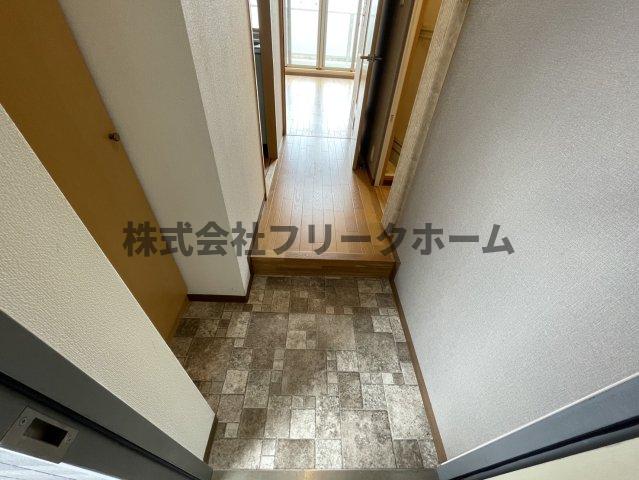 玄関　他号室の写真になります。