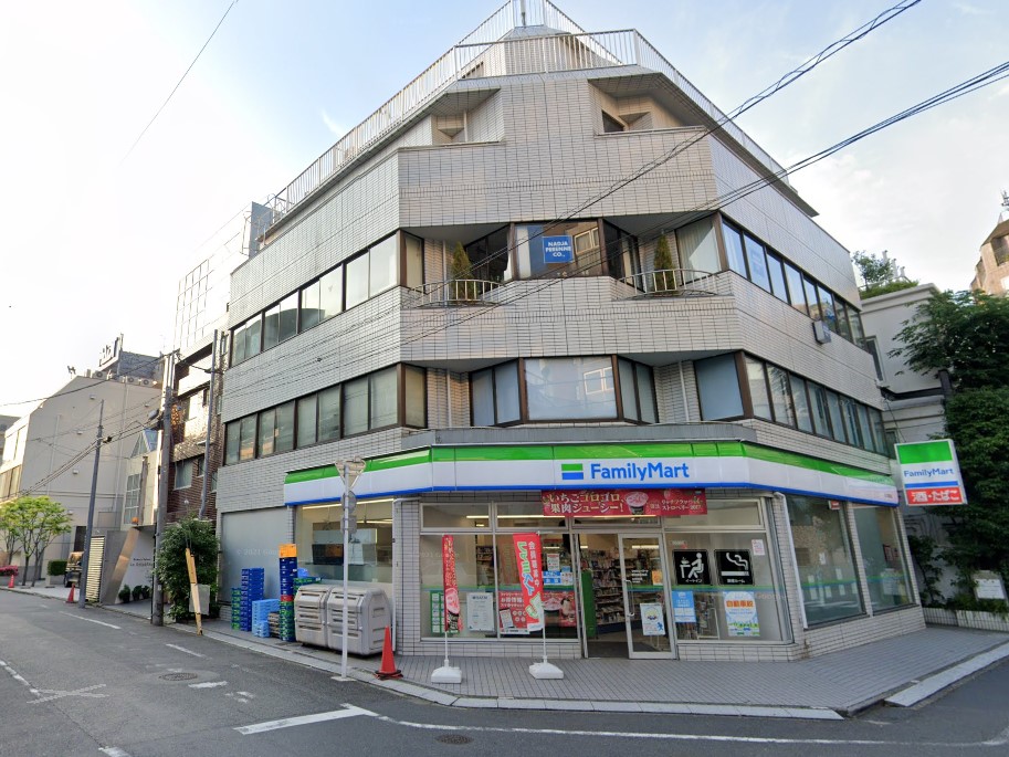 コンビニ　ファミリーマート恵比寿駅南店（コンビニ）まで233m