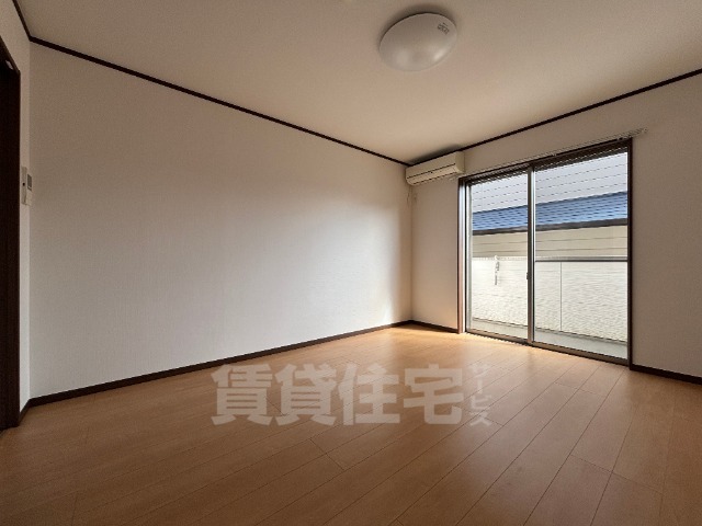 山陽電鉄本線 東須磨駅 徒歩4分 2階建 築11年の居間写真