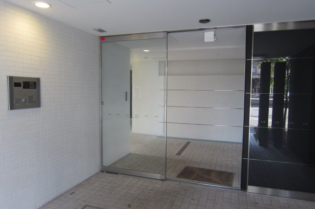 地下鉄御堂筋線 新大阪駅 徒歩3分 10階建 築19年の外観写真