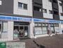 コンビニ　ローソン府中多磨駅前店（コンビニ）まで830m
