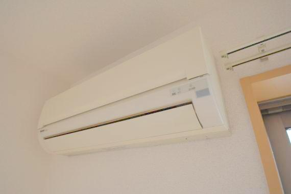 その他設備　エアコンがはじめからついているのはお得ですね。