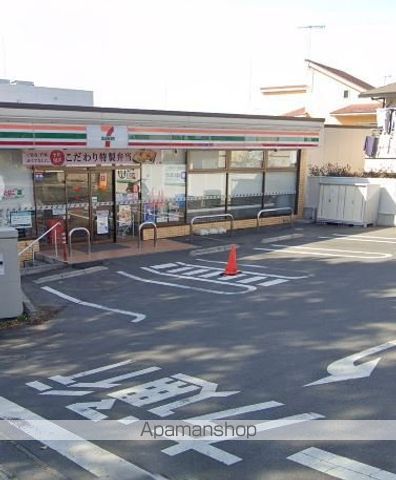 コンビニ　セブンイレブン（コンビニ）まで656m