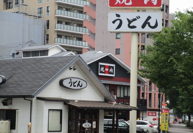 飲食店　ウエスト千代町店（飲食店）まで284m