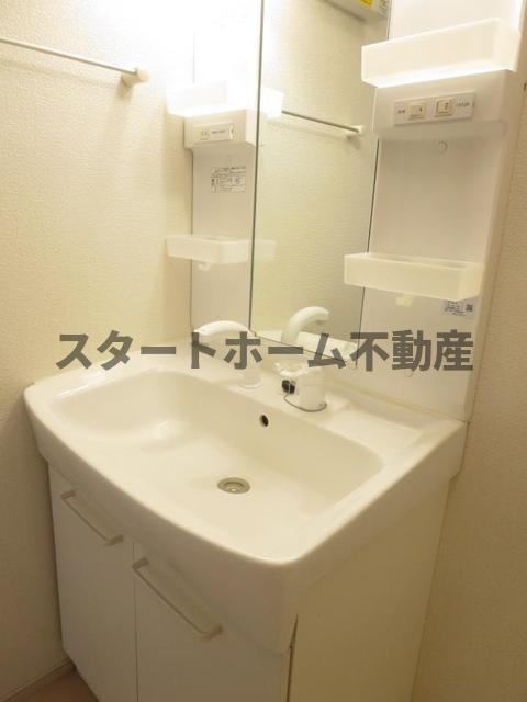 洗面設備　脱衣スペースもあります