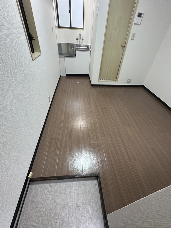 玄関　異なる場合は現況を優先します。