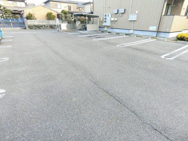 駐車場　駐車場完備です