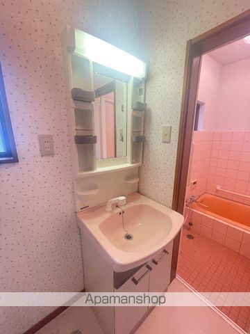 尾崎町5丁目 6DK戸建の内装写真
