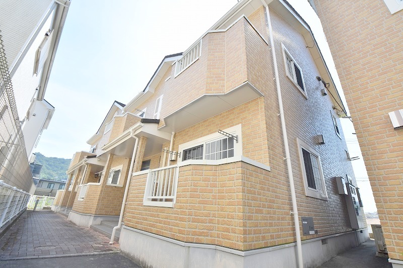建物外観　お問合せはシティホーム海田センター　082-821-2227