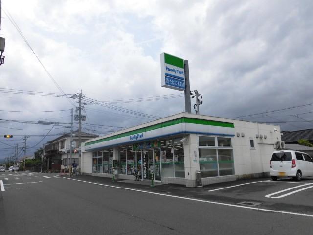 コンビニ　コンビニ（コンビニ）まで550m