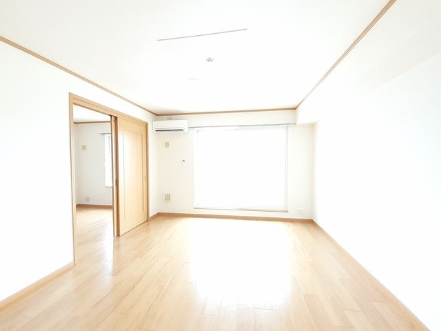 居室・リビング　図面と現状に相違がある場合には現状を優先