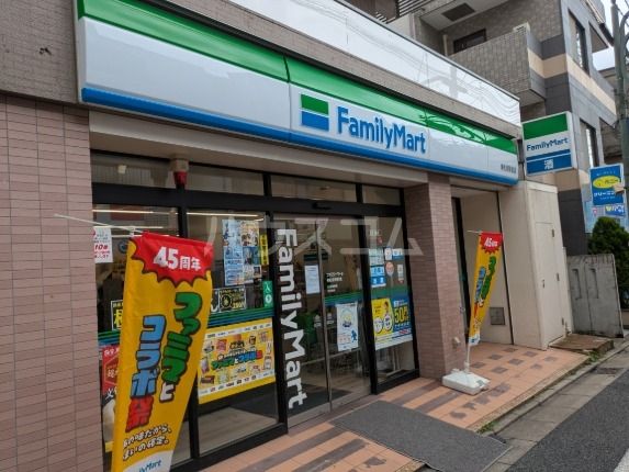 コンビニ　ファミリーマート　東松原駅前店（コンビニ）まで569m