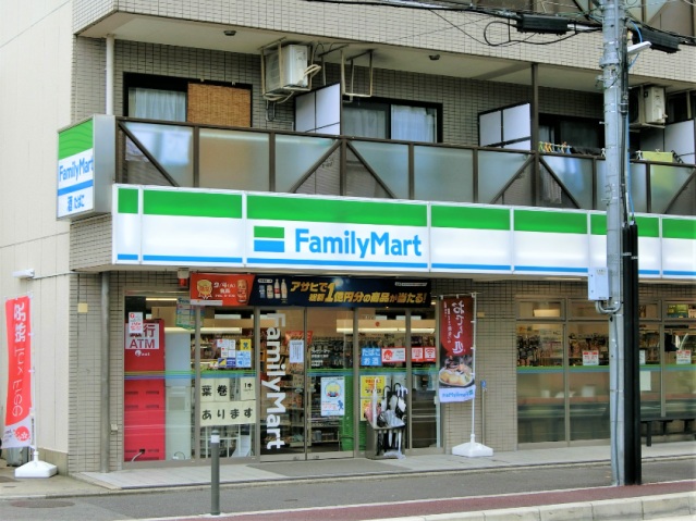 コンビニ　ファミリーマート深草龍大前店（コンビニ）まで272m