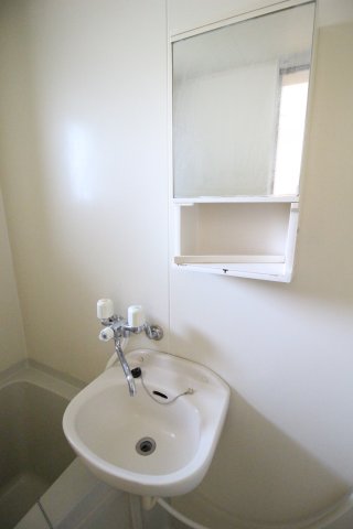 洗面設備　※同タイプ別室のお写真です。