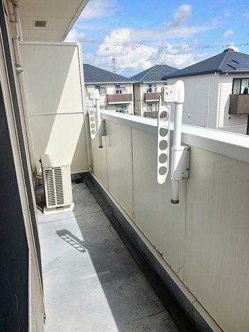 バルコニー　暖かな日差しのふりそそぐバルコニー