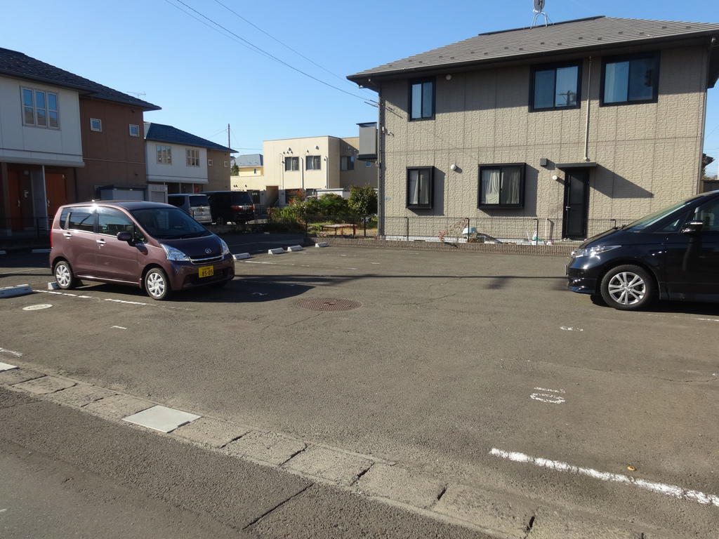 【コーポラス開成３号館の駐車場】