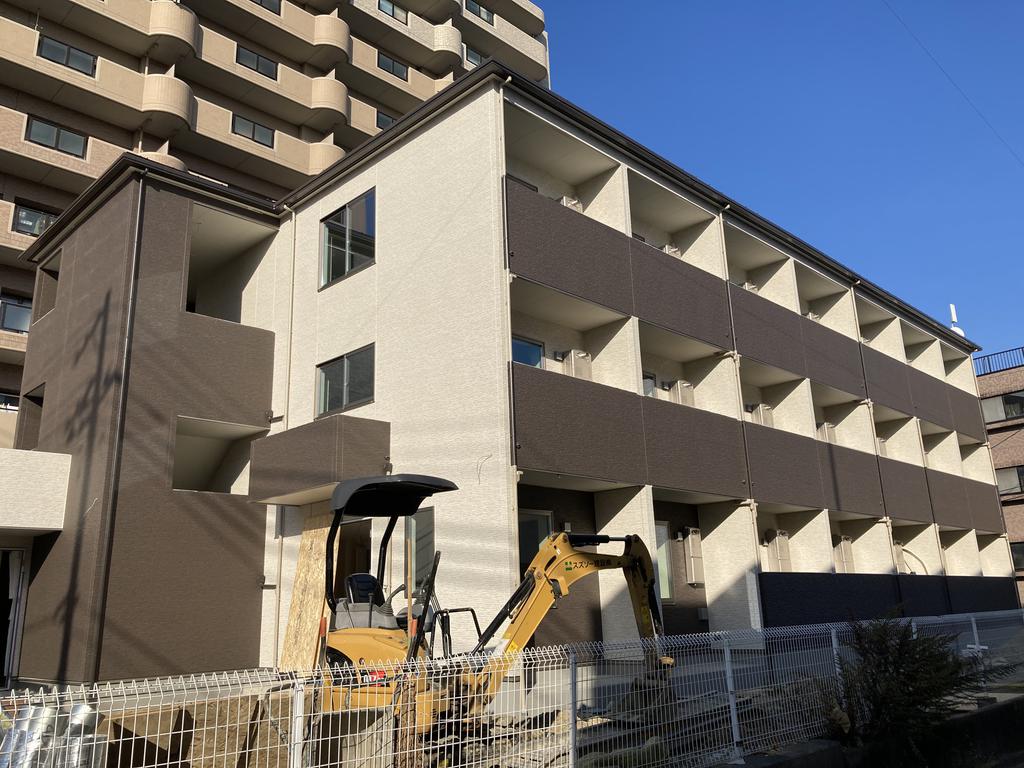 建物外観　建設中の写真