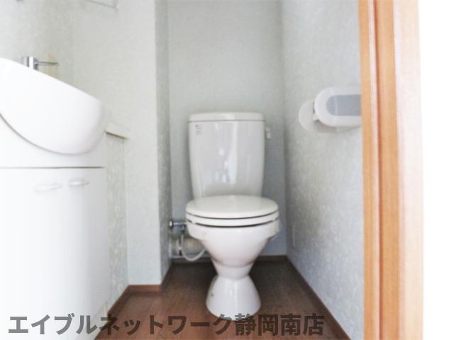 トイレ　落ち着いたトイレです