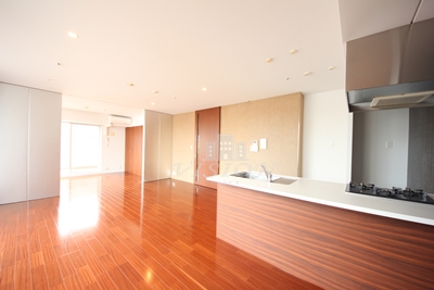 居室・リビング　写真は別タイプのお部屋です。