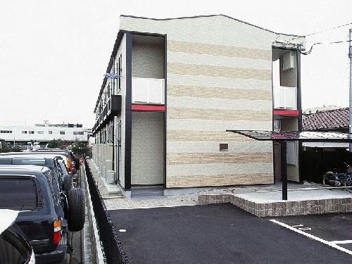 福岡市博多区西月隈のアパートの建物外観