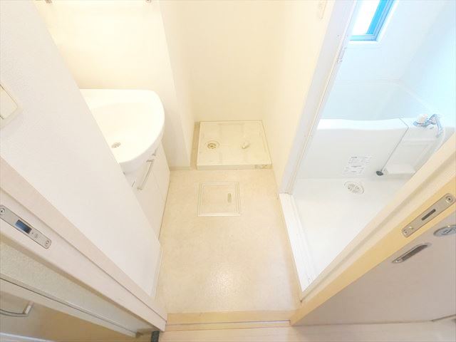洗面設備　参考写真（同物件他号室）