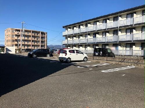 【レオパレスサードの駐車場】