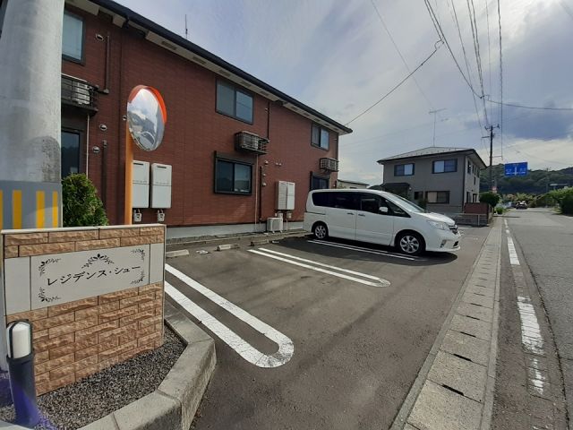 【亘理郡亘理町字祝田のアパートの駐車場】