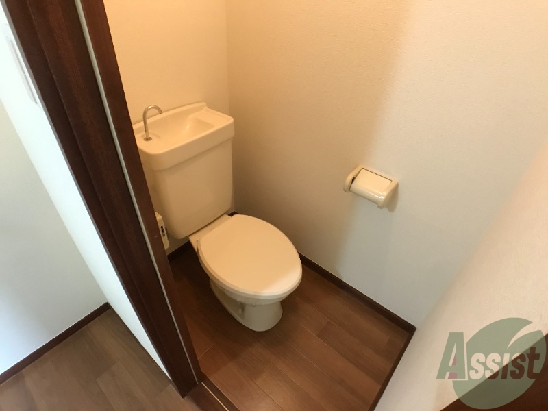 トイレ　トイレは清潔感があり安心して使用できそうです。