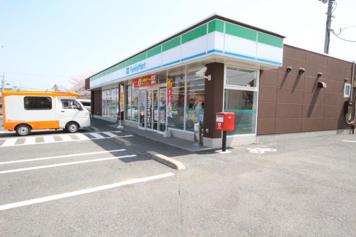 コンビニ　ファミリーマート（コンビニ）まで1000m