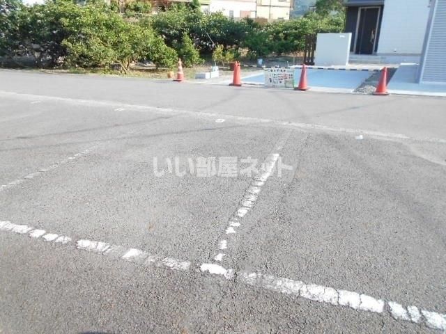 【ハイツ中浦IIの駐車場】