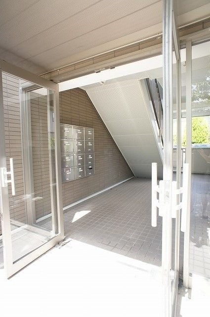 【福島市山下町のマンションのエントランス】