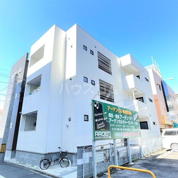 名古屋市熱田区西野町のアパートの建物外観