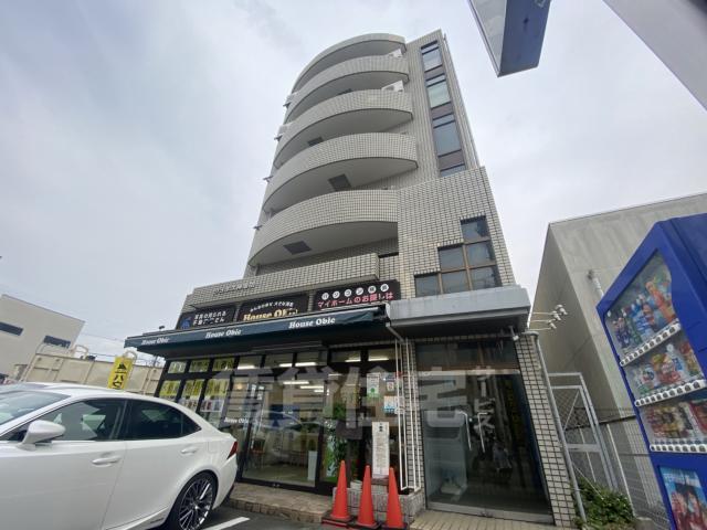 【宇治市小倉町のマンションの建物外観】