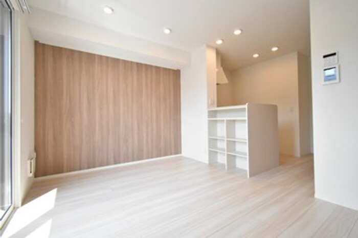 居室・リビング　明るいリビング