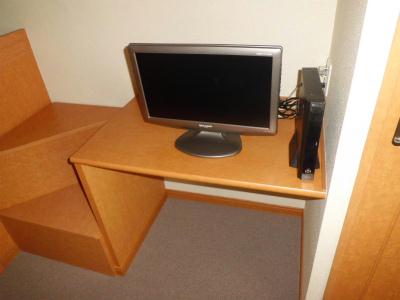 その他　テレビとレオネット。月々1600円でネットつなぎ放題。